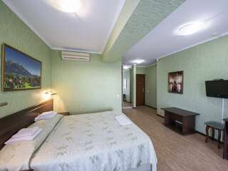 Гостиница Аледо Сочи Двухместный номер Делюкс с 1 кроватью или 2 отдельными кроватями, вид на море-5