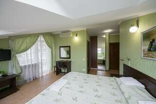 Гостиница Аледо Сочи Двухместный номер Делюкс с 1 кроватью или 2 отдельными кроватями и балконом-13