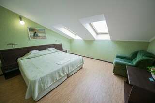 Гостиница Аледо Сочи Двухместный номер Делюкс с 1 кроватью или 2 отдельными кроватями и балконом-11