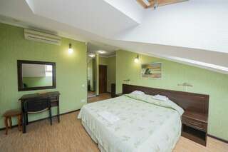 Гостиница Аледо Сочи Двухместный номер Делюкс с 1 кроватью или 2 отдельными кроватями и балконом-9