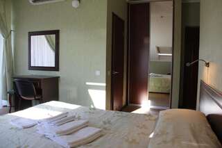 Гостиница Аледо Сочи Стандартный двухместный номер с 1 кроватью и видом на море-4
